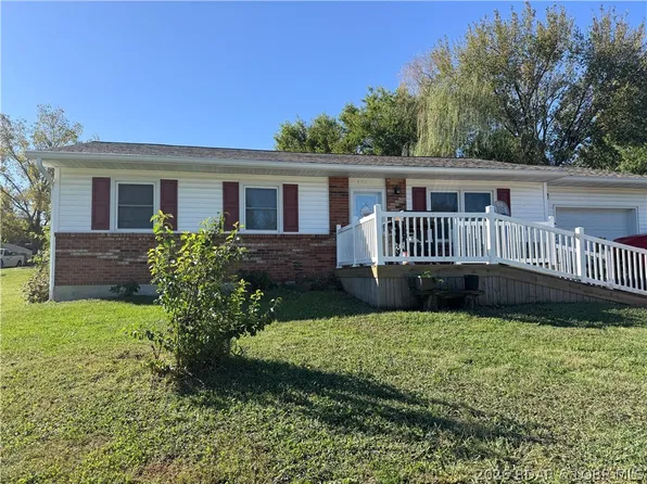 602 W Champain St, Eldon, MO 65026