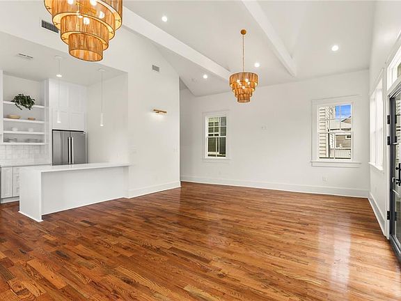 4th image of 2312 Valence St