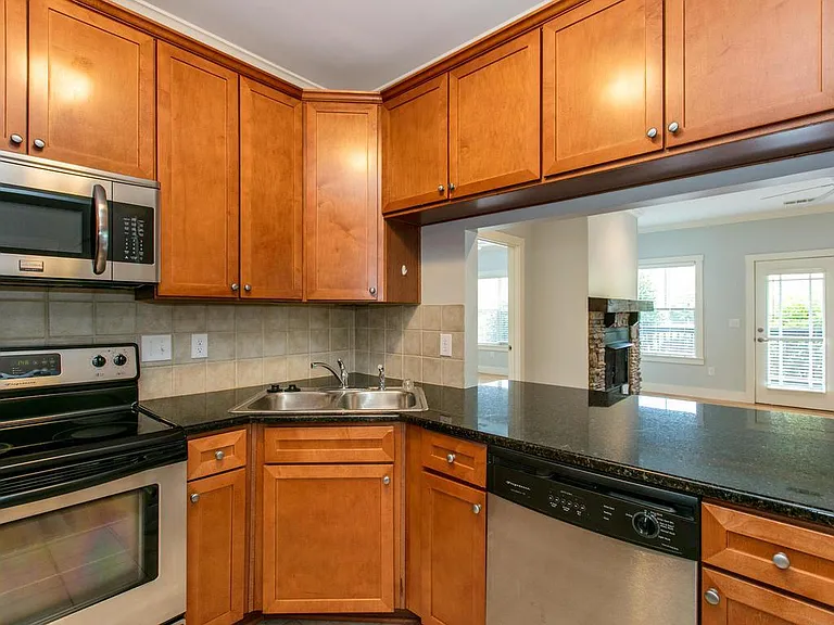 9 Kenilworth Knls #109 — Photo 10