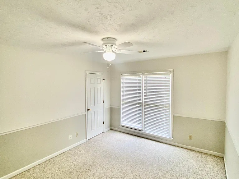 7036 Stoneybrook Dr — Photo 12