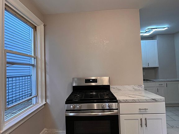 2nd image of 241 Duncan Ave APT 4