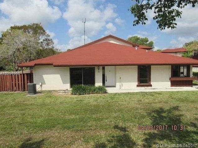 1st image of 515 NW 210th St #10136