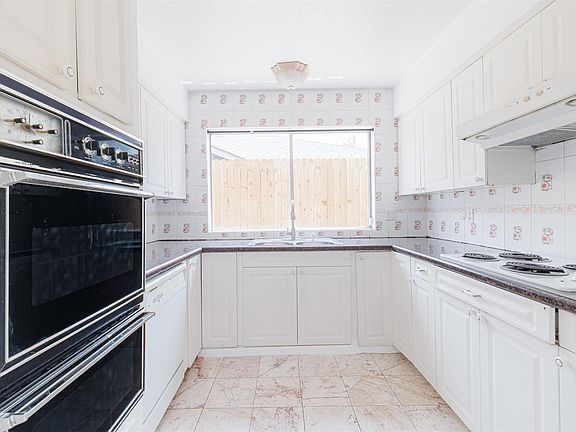 4th image of 13911 Locke Ln