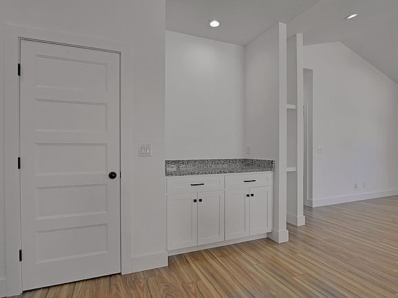 2nd image of 307 S Main St