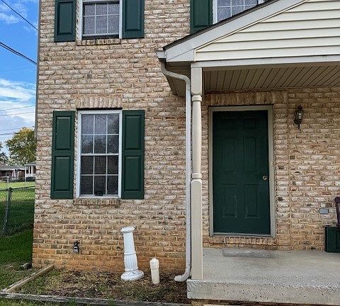 2nd image of 1538 Crest View Ave