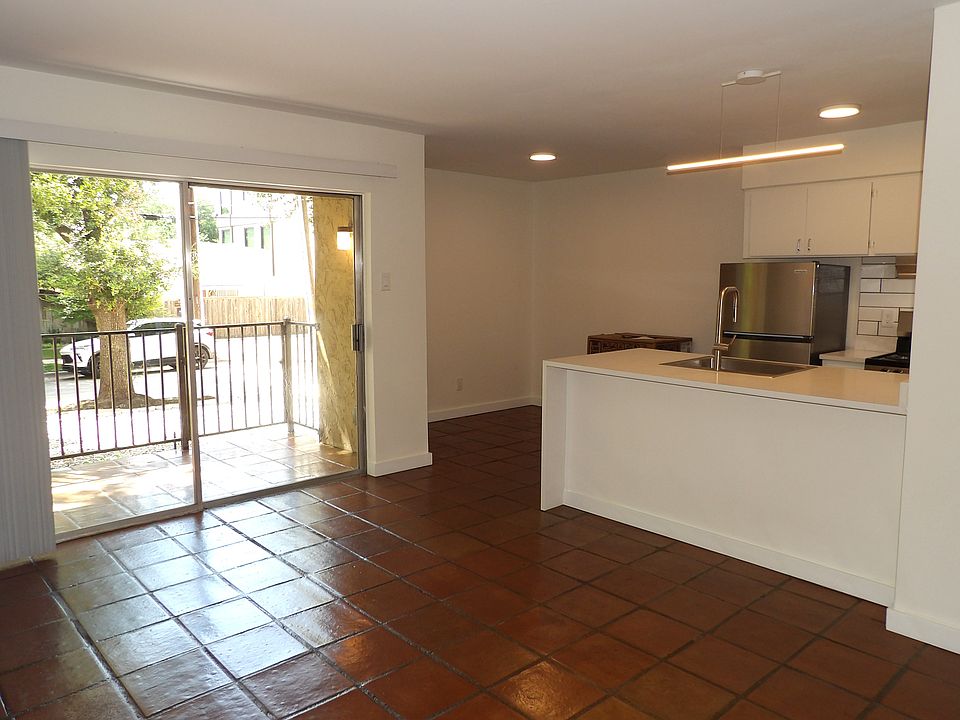 1st image of 4432 Buena Vista St APT 102