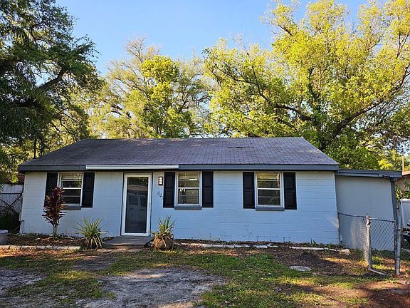 2nd image of 807 Alicia Ave