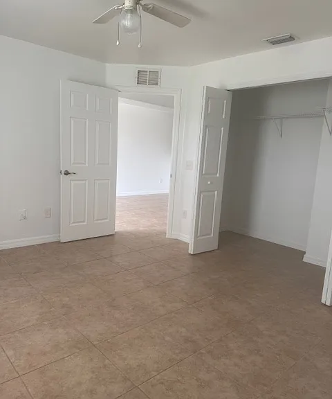 1910 SW 15th Pl — Photo 6