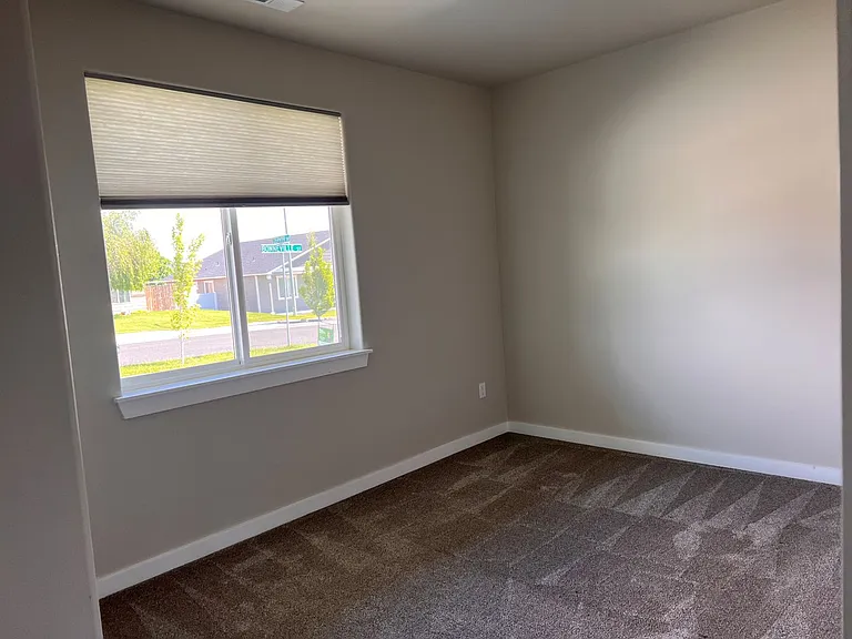 1401 W Bonneville St — Photo 8