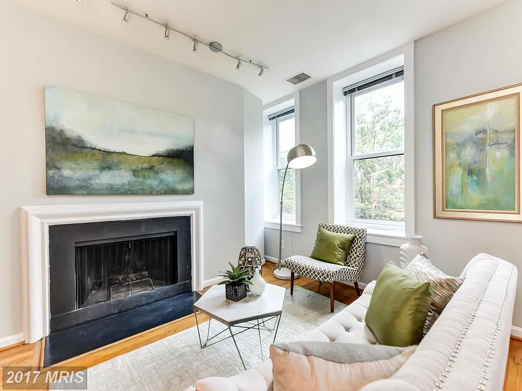 2 bed, 732 sqft, $3,400 — Photo 4