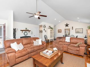 52 Roxbury Dr, Fishersville, VA 22939