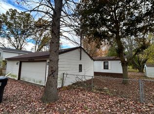 6017 Oakpoint Rd, Jackson, MI 49201