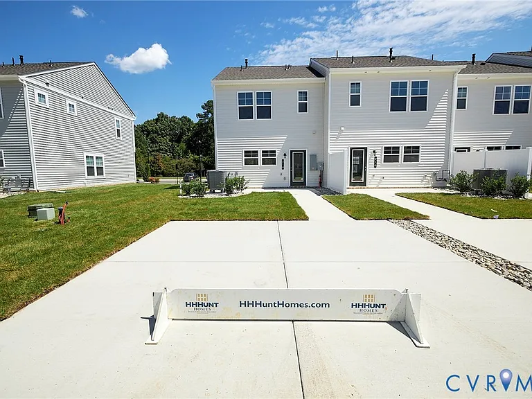 214 Greenpark Rd — Photo 4