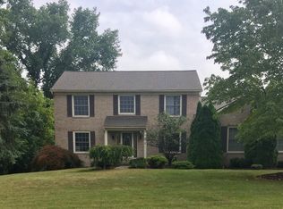 10181 Covington Dr, Brighton, MI