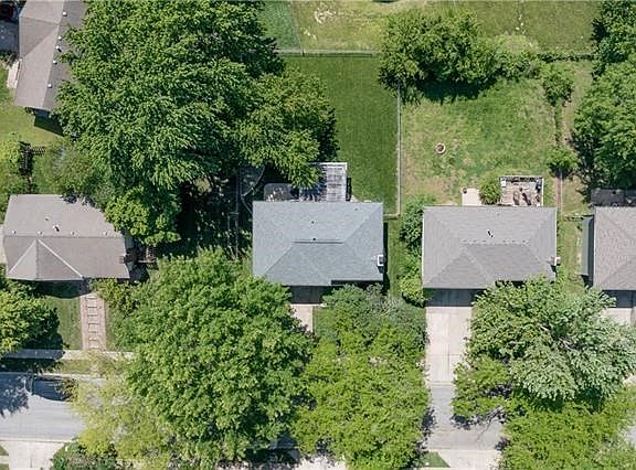 4th image of 7114 N Shannon Ave
