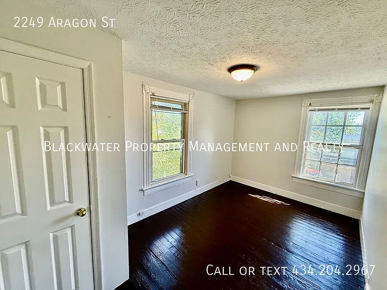 2249 Aragon St — Photo 6