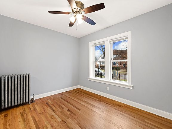 3rd image of 2416-22 N Kilbourn Ave #1