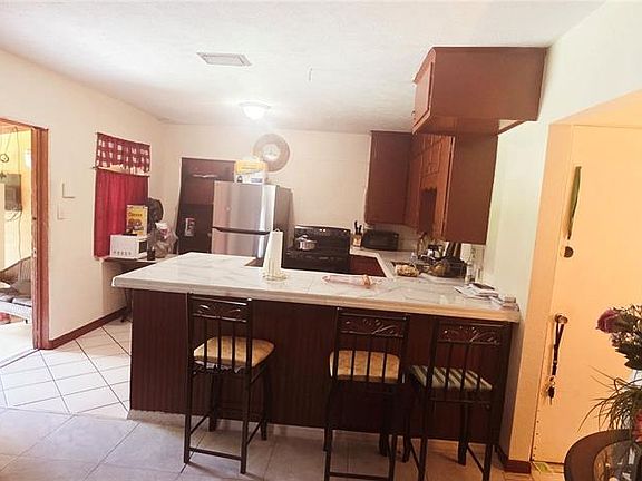 3rd image of 1135 HOLDEN AVENUE #1/2