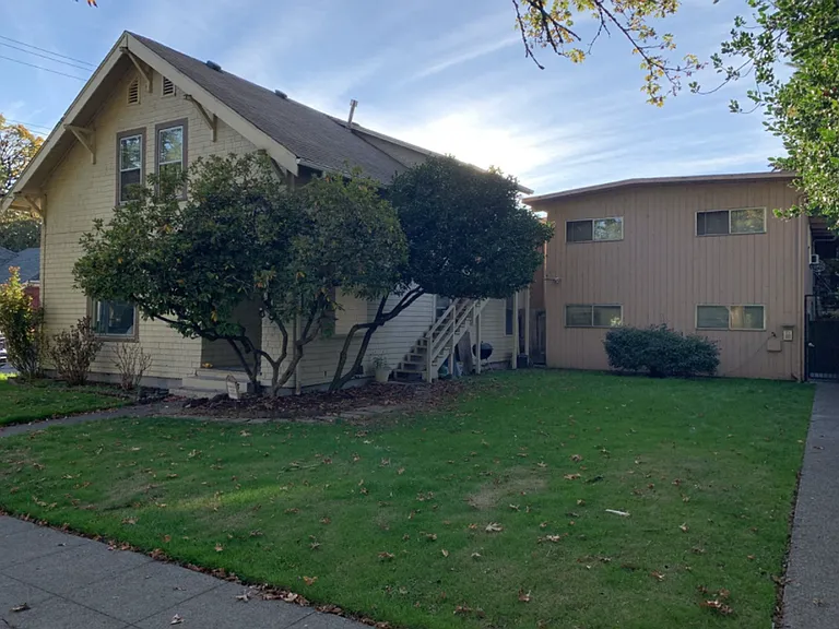 934 Washington St — Photo 8