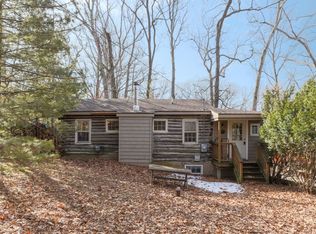13910 Lakeview Dr, Pinckney, MI 48169