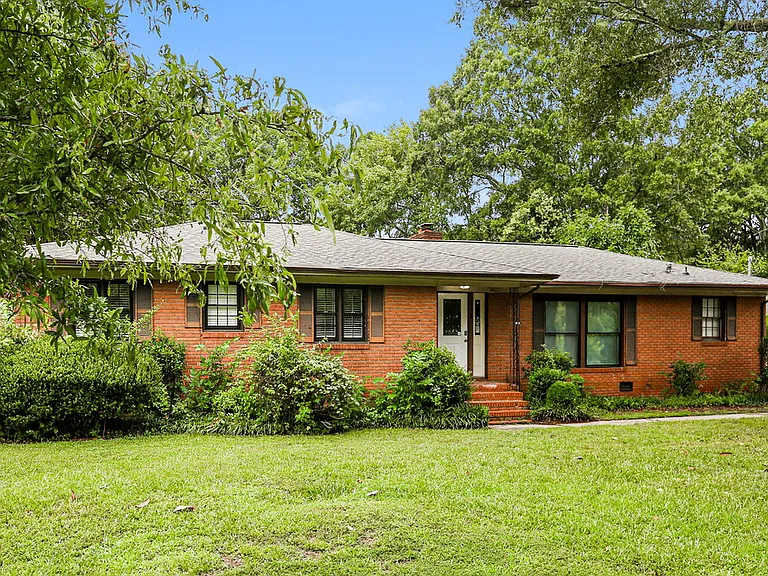 758 Denning Pl — Photo 3