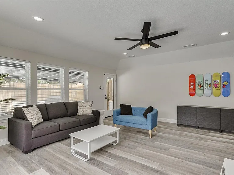 3921 Amy Ave — Photo 38