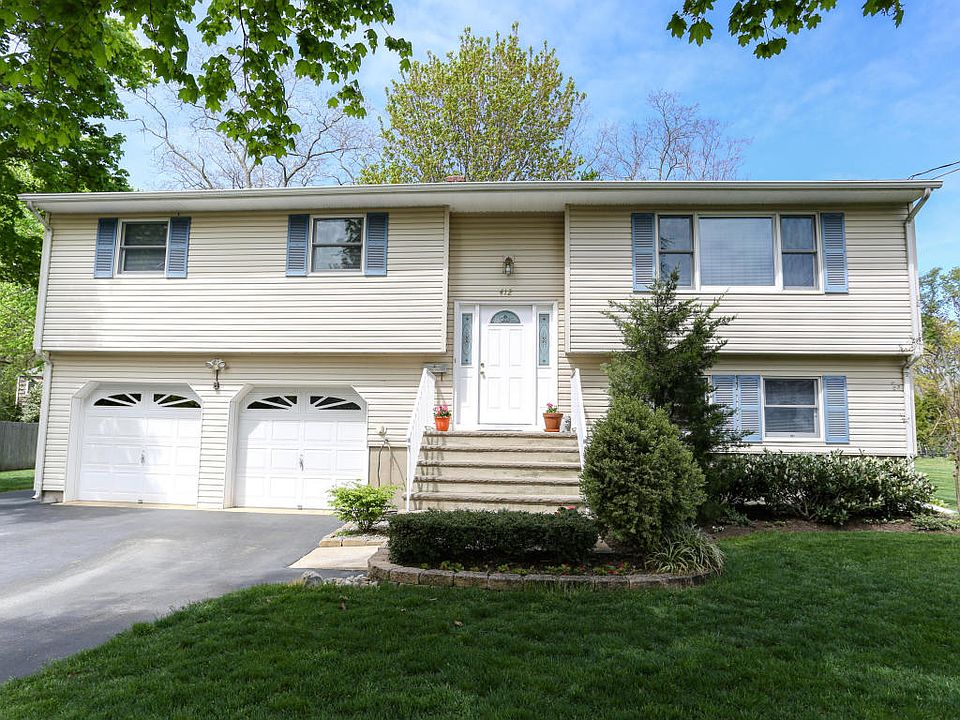 1st image of 412 Martin Ct