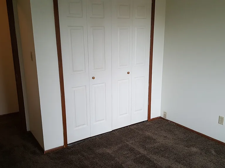 Evergreen Village Apartments — Photo 21
