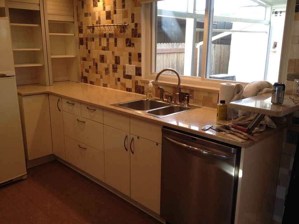 updated kitchen,quartz countertop
