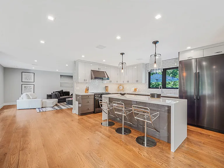 17 Milton Ave — Photo 7