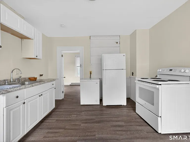 27 Beacon St #3 — Photo 8