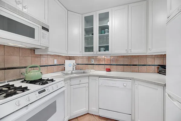 Sold by Compass | media 14