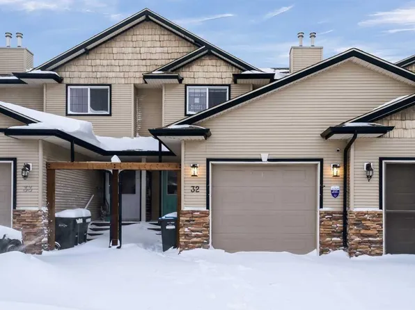 32 W Legend Ct, Sylvan Lake, AB T4S 0B1