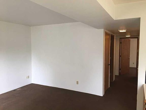 4th image of 118 Parkhill St APT A