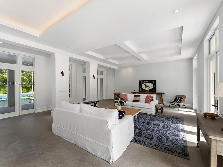 11275 SW 64th Ave — Photo 4
