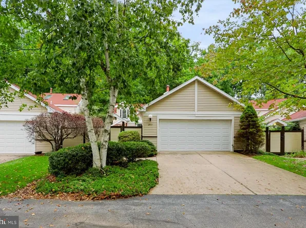 371 Oakwood Ave, State College, PA 16803