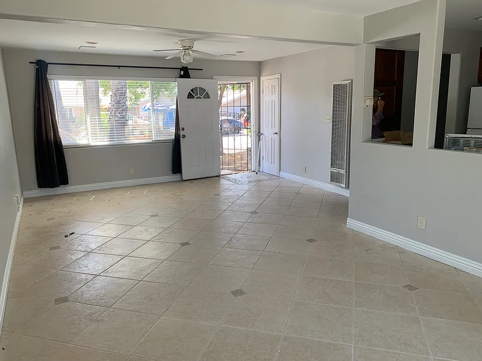 281 W Indian Rock Rd