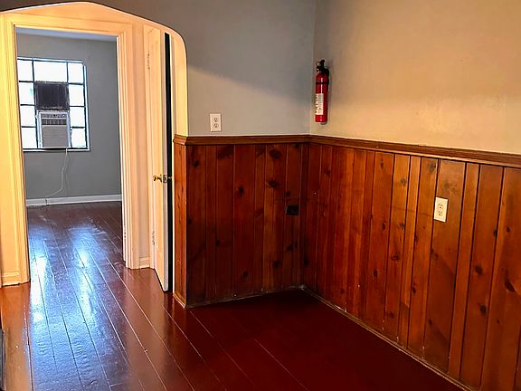 2nd image of 1217 Franklin Ave #D