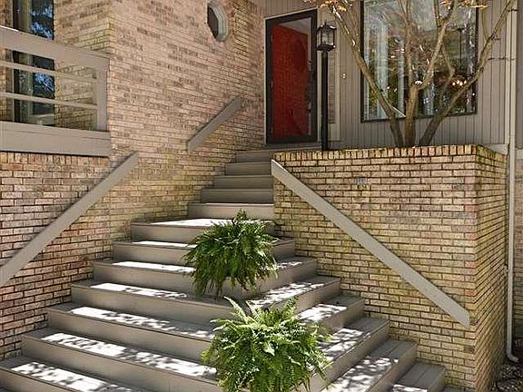 5th image of 130 Catherine Dr