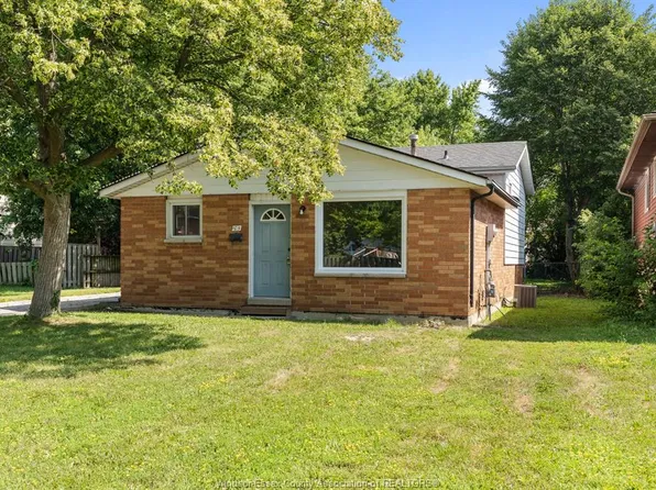 105 Kim Ct, Essex, ON N8M 2Z8