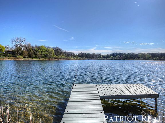 3rd image of 3233 Shadyside Dr NE