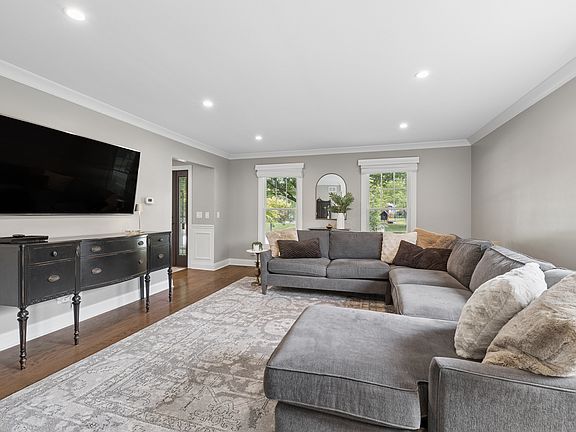 5th image of 102 Azalea Rd