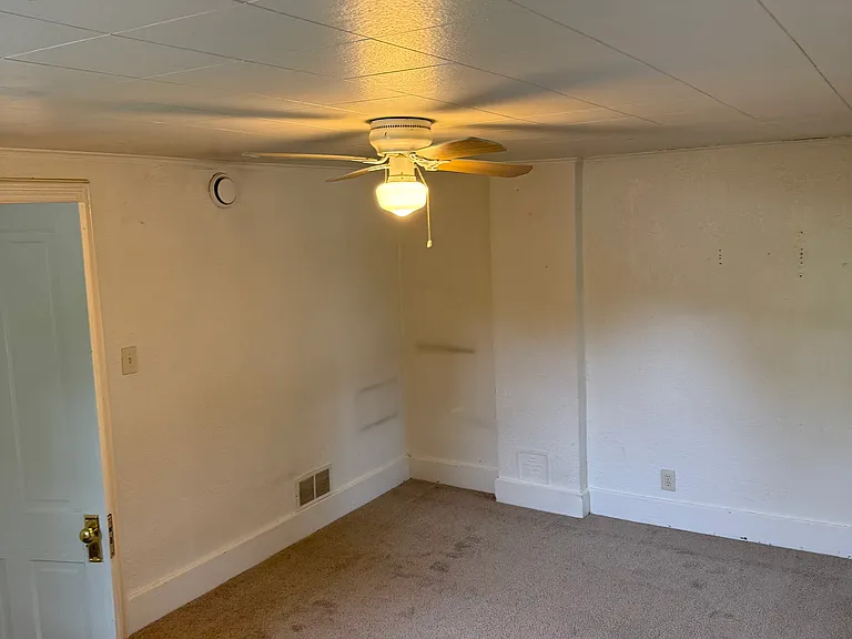 S70W13650 Tess Corners Dr #50 — Photo 7