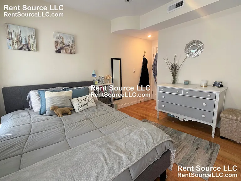 537 Main St #2 — Photo 13