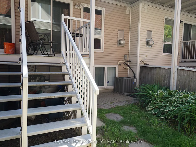 525 Lisgar St #7 — Photo 14