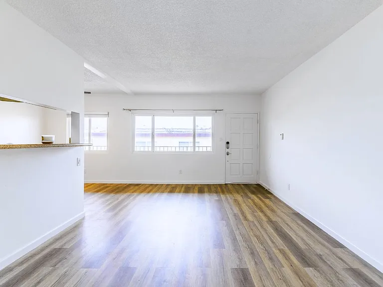 26110 Narbonne Ave — Photo 26
