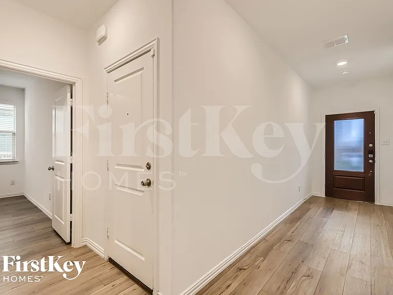 5233 Rockrose Ln — Photo 4