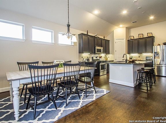 5th image of 225 Parkview Ter