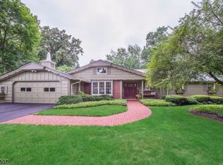 16 W Brookwood Dr, Montclair, NJ 07042