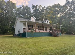 906 Buffalo Trl, Clarkrange, TN 38553